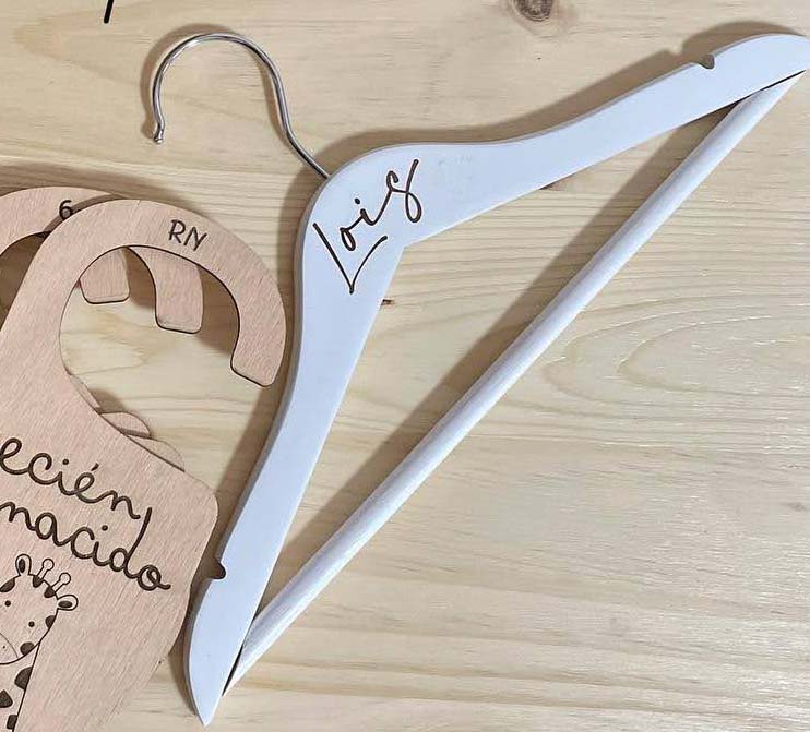 Percha Infantil Personalizada – Nombre Grabado